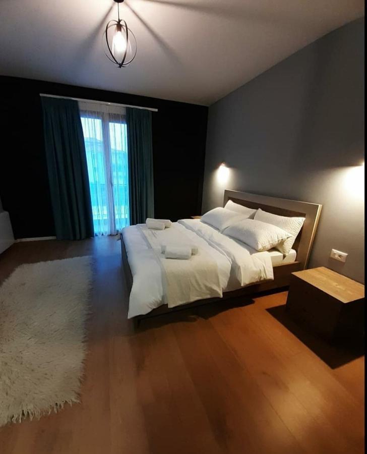 House Of Horses Shtepia E Kuajve Hotel Korce Ngoại thất bức ảnh