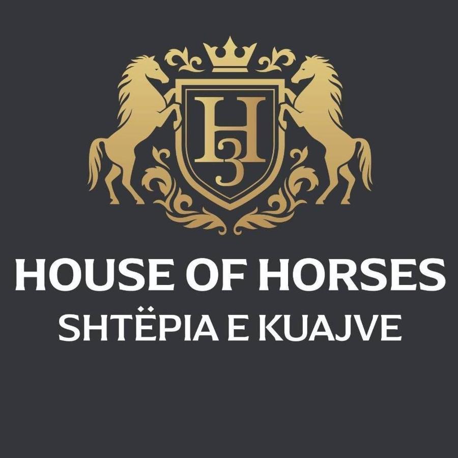 House Of Horses Shtepia E Kuajve Hotel Korce Ngoại thất bức ảnh