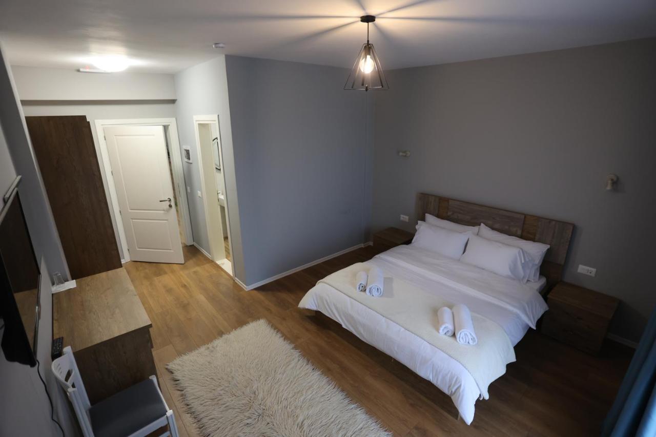 House Of Horses Shtepia E Kuajve Hotel Korce Ngoại thất bức ảnh