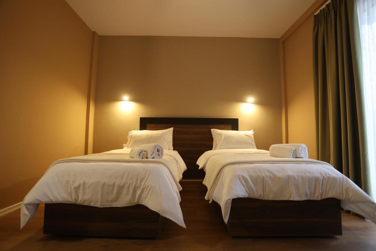 House Of Horses Shtepia E Kuajve Hotel Korce Ngoại thất bức ảnh